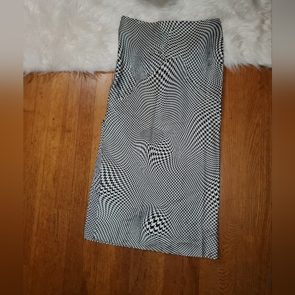 Urban Outfitters Optical Illusion Houndstooth Skirt With Slit - Picture 8 of 11